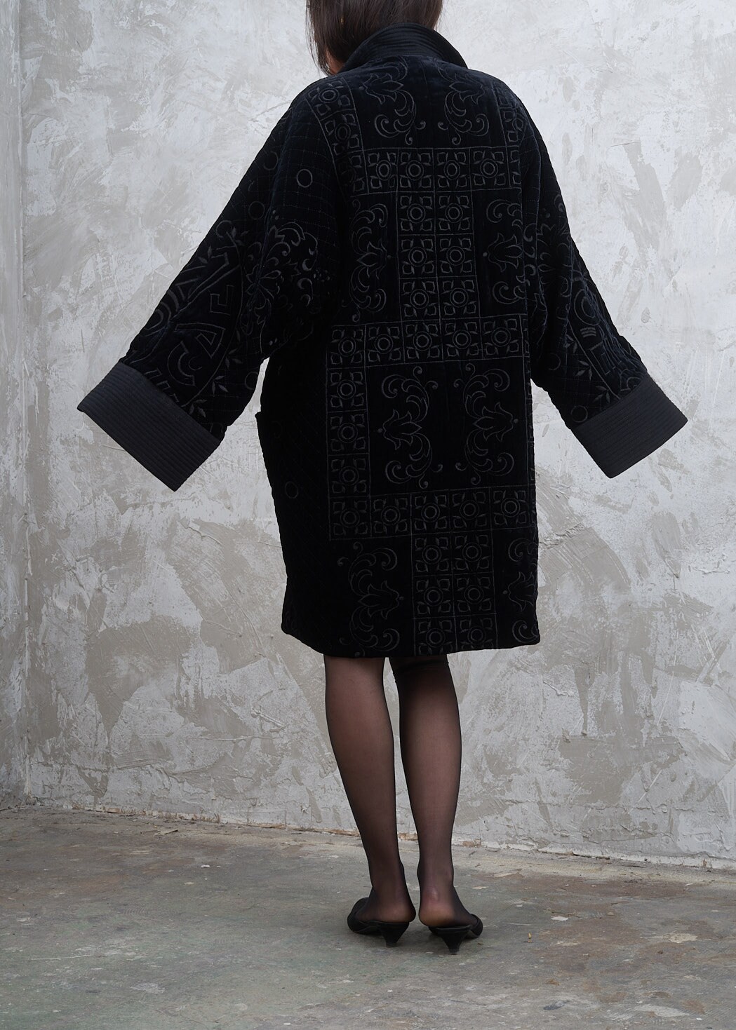 1991 GIANNI VERSACE Black Wool & Velvet Runway Embroidery Smoking
