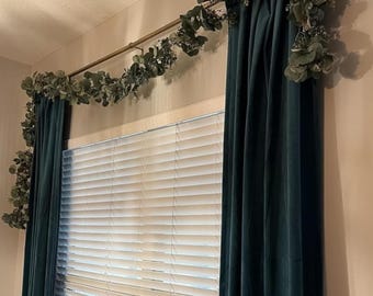 Silver Dollar Eucalyptus Garland 6.56FT Faux Greenery Table Runner, Lush Boxwood and Eucalyptus Vine for Wedding Decor, Baby Shower Arch