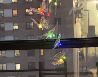 Solar Butterfly Wind Chime Garden Decor, Color Changing Outdoor Solar Lights, Butterfly Yard Hanging Decoration, Gift for Mom