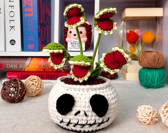 Crochet Venus Flytrap Plant, Jack Skellington Planter, Spooky Desk Decor, Gothic Halloween Gift for Horror Movie Fan, Cute Skull Pot
