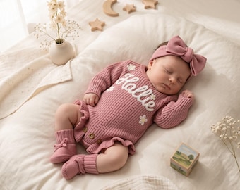Conjunto de pelele para bebé con nombre bordado a mano, conjunto de punto personalizado para la salida del hospital, regalo de algodón orgánico