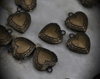 Small Brass Heart Locket Pendants / Charms