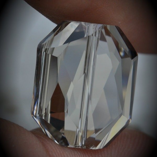 5520 18mm Genuine Swarovski Crystals Graphic Beads Silver Shade