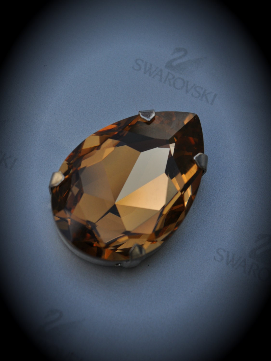 Swarovski 4327 30mm, Light Grey, Swarovski Pear Fancy Stone