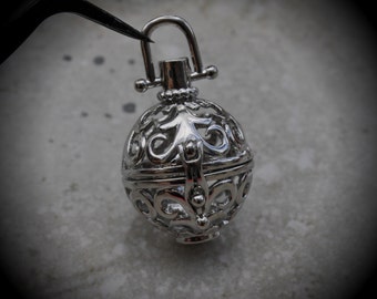 Fleur De Lis Filigree Design Prayer Box Locket in Silver Plated Three Dimensional Pendant Charm