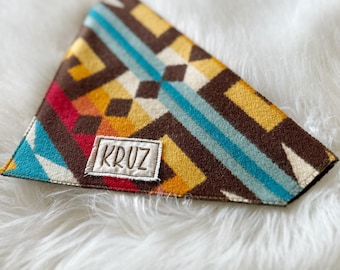 Pañuelo de lana Pendleton personalizado para perros: Para colocar sobre el collar, nombre bordado, hecho a mano en el noroeste del Pacífico (Fiordo y Llama).