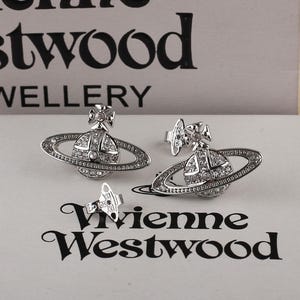I ask Vivienne örhängen, silver CZ Saturnus örhänge, present till henne