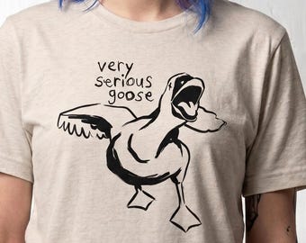 Camiseta de ganso muy serio, camiseta de ganso divertida, camiseta de meme gracioso, camiseta con gráfico de animales extraños, regalo de ganso estilo cottagecore, camiseta unisex de ganso graznando