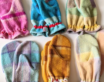 Sustainably made adult unisex wool mittens