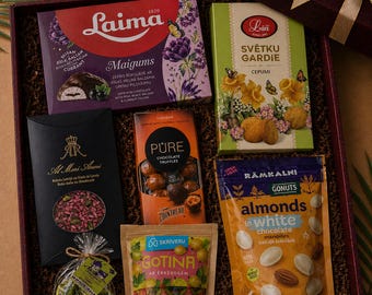 Caja sorpresa de dulces letones, delicias gourmet bálticas, surtido de confitería artesanal.