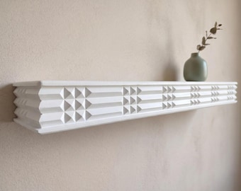 Mensola a muro moderna, architettonica, bianca, geometrica, fluttuante, decorazione d'interni di lusso, mensola in stile metà secolo, finitura bianco anticato |