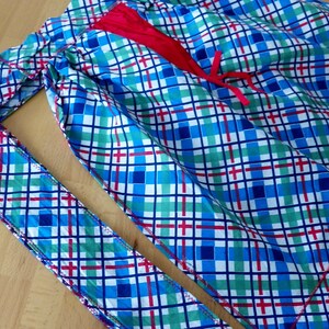 Vintage MIDCENTURY COTTON APRON Hand Made 19 waist 2 pockets Vibrant Colors Excellent Condition 35 ties 20 waist to hem One of a Kind image 8