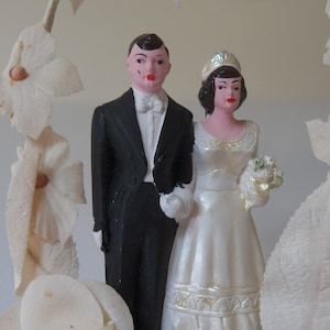 Vintage 1950s Chalkware Wedding Cake Topper: Bride & Groom Floral Arch