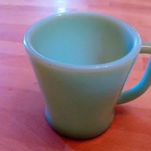 Vintage FIREKING JADEITE MUG 3 and 1/2&quot; Tall 3&quot; diameter 1950&#39;s Collectible Jadeite Green Mug Excellent Condition &quot;D&quot; handle Oven Ware