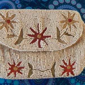 Vintage 1960's Mid Century Beaded Clutch or Wristlet Purse Excelente condición Único en su tipo Raro bolso de noche Estilo de 1960