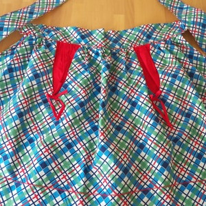 Vintage MIDCENTURY COTTON APRON Hand Made 19 waist 2 pockets Vibrant Colors Excellent Condition 35 ties 20 waist to hem One of a Kind image 1