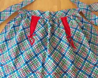 Vintage MIDCENTURY COTTON APRON Hand Made 19" waist 2 pockets Vibrant Colors Excellent Condition 35" ties 20" waist to hem One of a Kind