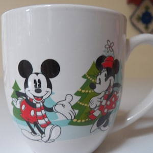 Vintage DISNEY CHRISTMAS MUG Mickey Minnie Goofy and Donald Duck Great Condition Collectible Coffee Mug Christmas Decor