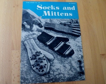 Vintage 1949 "SOCKS AND MITTENS" Instruction & Pattern Book 15 Pages American Thread Co. Excellent Condition