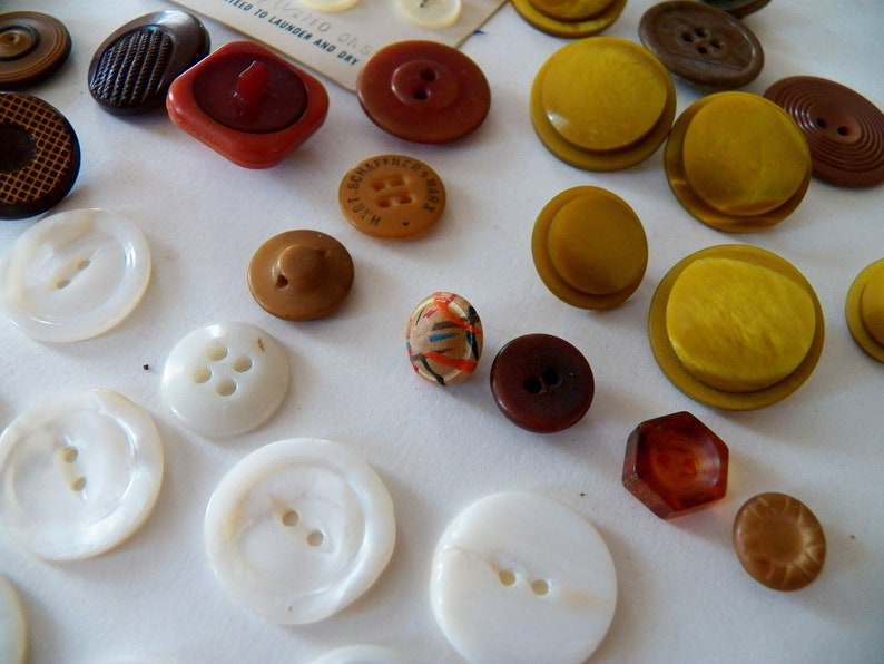 66 Vintage Mid Century Buttons Le Bouton Perlmate Plastic More Great for Projects Junk Journals Scrap booking Sewing /& Crafting
