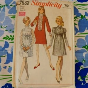 Vintage Mid Century SIMPLICITY Dress Pattern 1968 Style Junior Size 7 Dress #7932 Bust 31 UNUSED Sewing Pattern Collectible MCM Style
