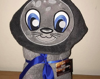 Seal Hooded Bath Towel