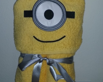 One Eyed Silly Yellow Hooded Bath Towel