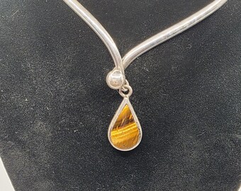 Gargantilla vintage de ojo de tigre y plata de ley