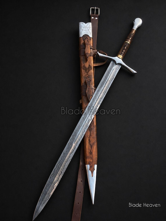 Hand-Forged Elven Longsword: Damascus Steel Blade, Walnut Handle, Emerald Accents