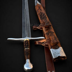 Hand-Forged Elven Longsword: Damascus Steel Blade, Walnut Handle, Emerald Accents image 2