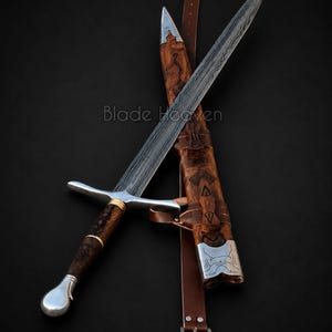 Hand-Forged Elven Longsword: Damascus Steel Blade, Walnut Handle, Emerald Accents image 3