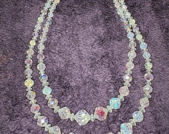 Collar vintage de doble hebra Aurora Boreal de los años 50 - Cuentas de vidrio iridiscentes de tamaño gradual - Glamour de mediados de siglo