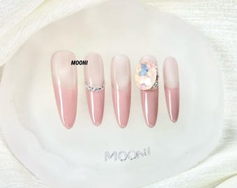 Uñas postizas Pink Stellar Stiletto: Ribete de gemas degradadas (28-35 mm)