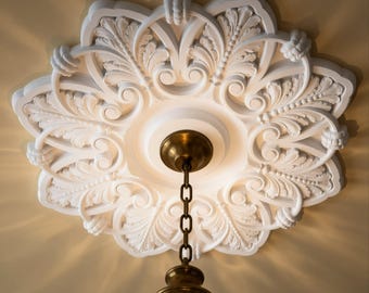 Ceiling Medallion 15 in, Victorian Period Plaster Ceiling Rose for Chandelier — Alberta