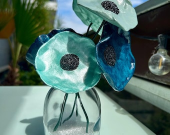 Handcrafted poppies in vibrant colors: BLUE / GREEN