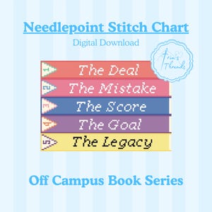 Könnte beinhalten: Eine Needlepoint-Stickvorlage als digitaler Download für die Off Campus Buchreihe. Die Grafik zeigt fünf horizontale Buchrücken in Rot, Pink, Blau, Lila und Gelb, nummeriert von 1 bis 5 mit den Titeln The Deal, The Mistake, The Score, The Goal und The Legacy.