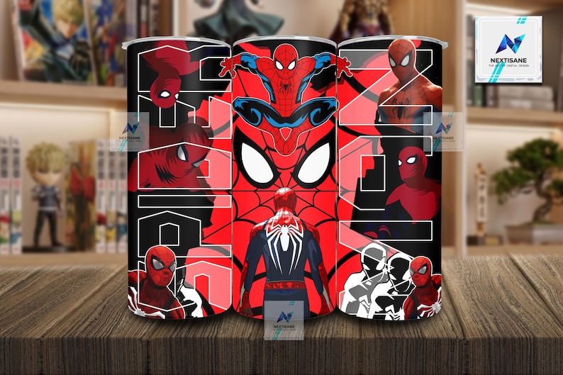 Puede incluir: Un juego de tres vasos de acero inoxidable con un dise&ntilde;o de Spider-Man. El dise&ntilde;o incluye varias ilustraciones de Spider-Man en acci&oacute;n, sobre un fondo rojo y negro. Los vasos son cil&iacute;ndricos y aptos para bebidas.