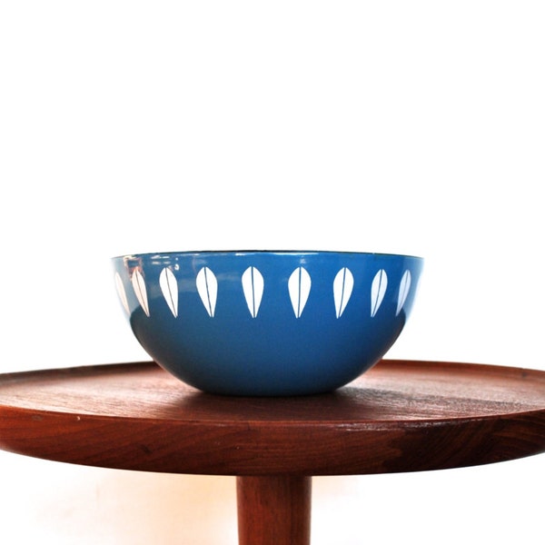 Catherineholm Blue Enamel Bowl | Lotus Leaf | Modern Kitchen