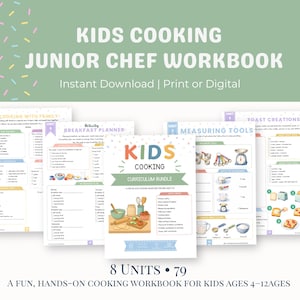 Könnte beinhalten: Ein Kids Cooking Junior Chef Workbook Lehrplan-Paket mit mehreren druckbaren Seiten, bunten Illustrationen von Küchenutensilien, Frühstücksplanern und Messanleitungen. Der Text enthält Kids Cooking Junior Chef Workbook, Instant Download, Print or Digital, und 8 Units 79 A Fun, Hands-on Cooking Workbook for Kids Ages 4-12 Ages.