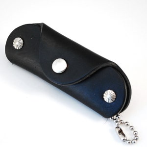 Black Horween Chromexcel Slim Leather Key Case. image 1