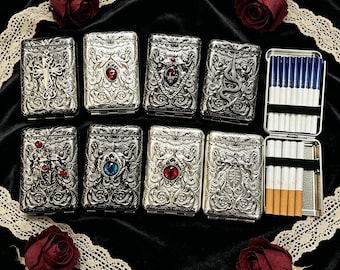 Estuche metálico para cigarrillos de estilo gótico personalizado con grabado – Caja vintage con relieve para 14/20 cigarrillos – Regalo punk para fumadores