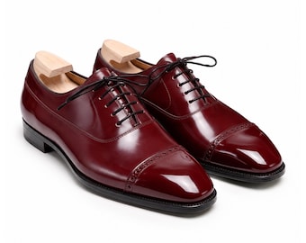 Sapatos Derby de couro bordô feitos à mão com biqueira reforçada | Sapatos Brogue masculinos para ocasiões formais