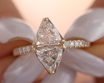 Double Trillion Cut Diamond Engagement Ring, 14K Yellow Gold Toi et Moi Ring