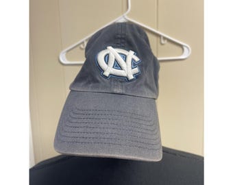 Cappellino da baseball vintage dei North Carolina Tar Heels, taglia S, The Franchise Twins Ent.