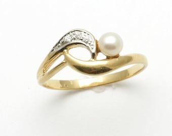 Vintage 14k yellow gold pearl CZ Swirl Ring Dainty size 7.5