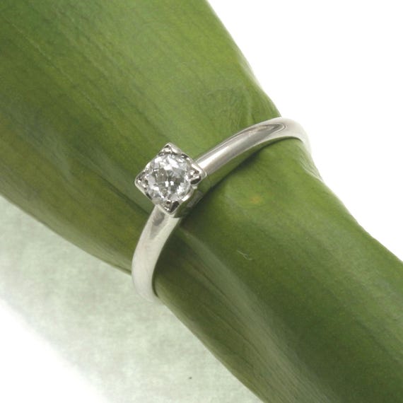 Vintage 14k white gold diamond miners cut solitaire 0.28 carats Estate engagement ring