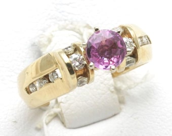 Anello in oro giallo 14k con zaffiro e diamanti rosa bubble gum fatto a mano