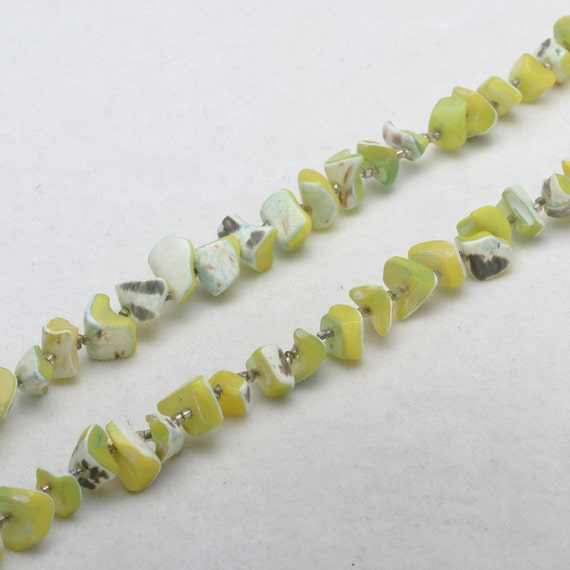 Vintage LIME GREEN Died Mother of Pearl Bead Neck… - image 1