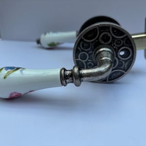 Hand-Painted Floral Ceramic Door Knob, Aged Brass Finish Zinc Alloy Privacy Lockset with Pull-Rod