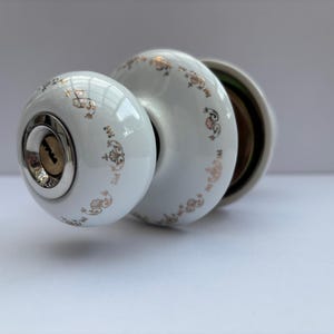 Gold Gilded White Ceramic Door Knob with Keys, Victorian Filigree Porcelain Handle